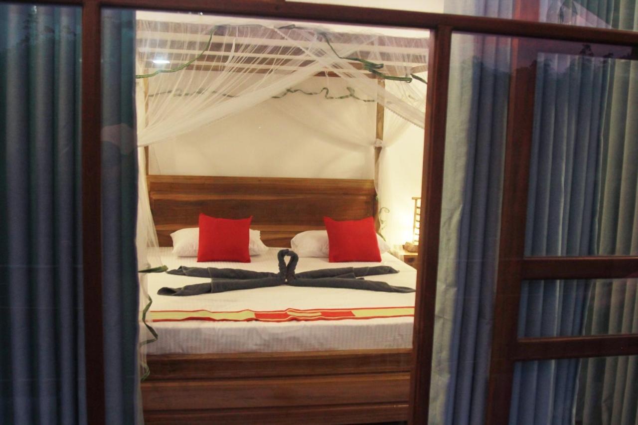 Rainforest Nest Hotel *